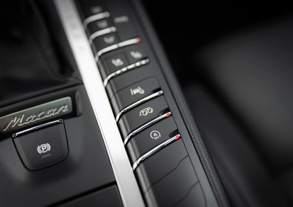 Porsche Macan cena 335900 przebieg: 105910, rok produkcji 2020 z Cedynia małe 379